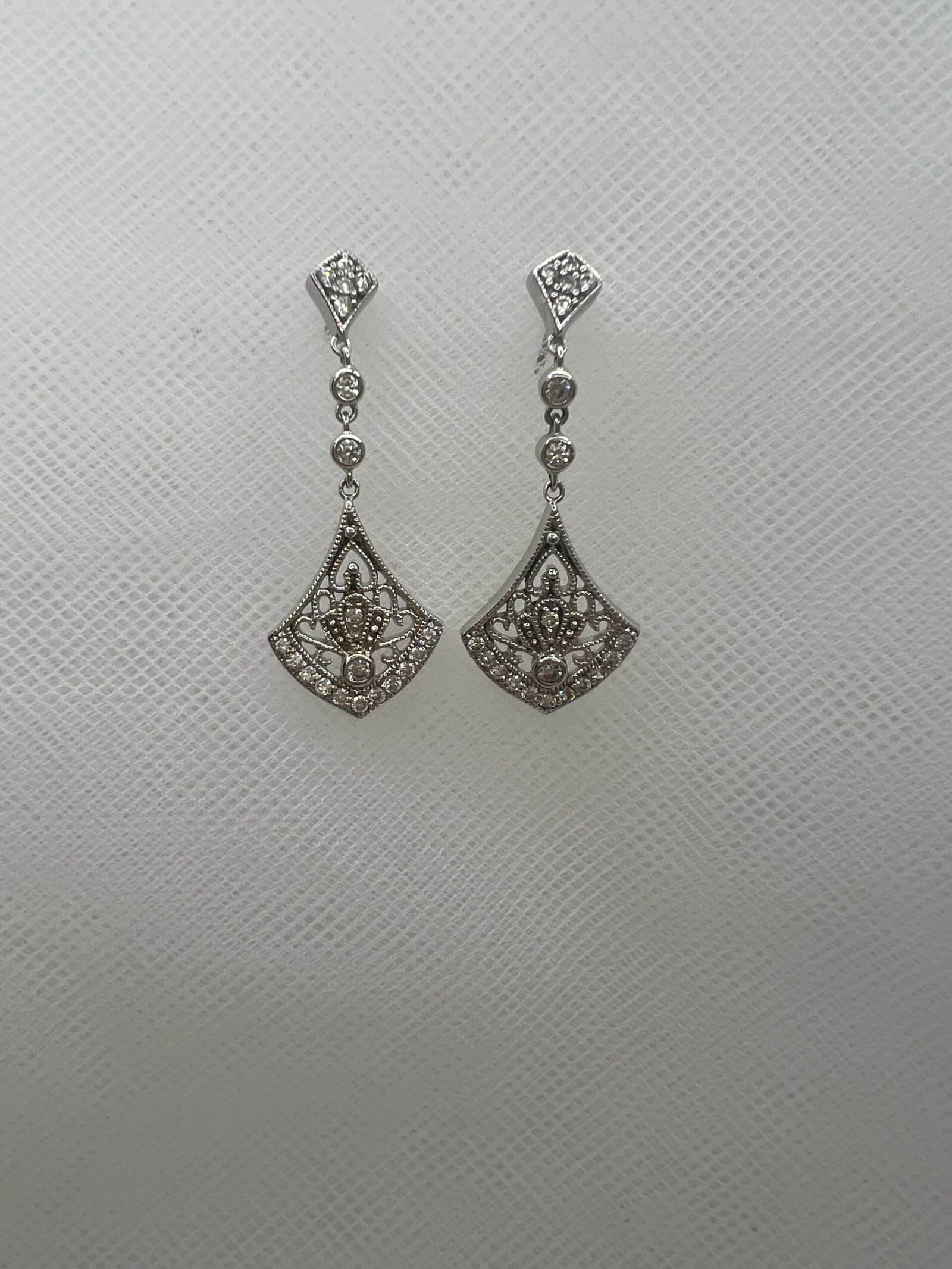 Pendientes de plata rodiada art deco