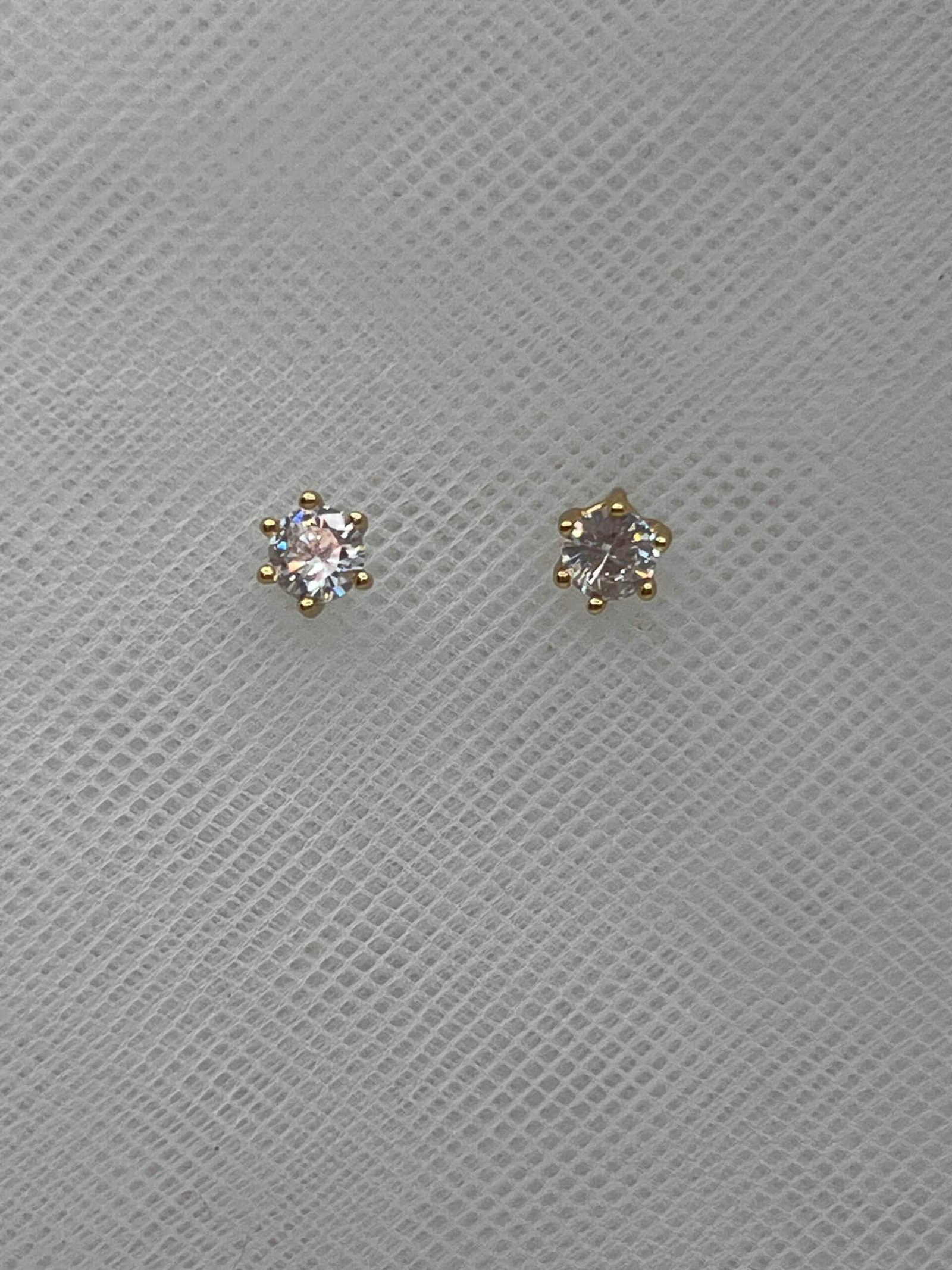 Pendientes circonitas de plata chapados en oro amarillo