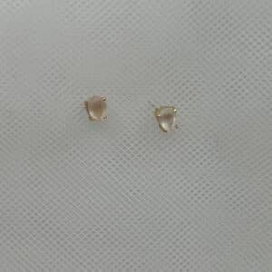 Pendientes de plata chapados en oro amarillo con cuarzo rosa