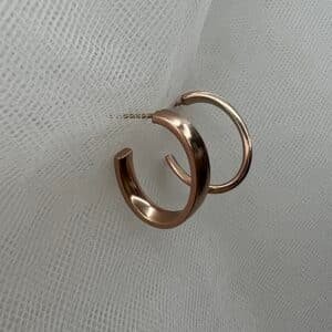 Aros ovalados de plata chapada en oro rosa