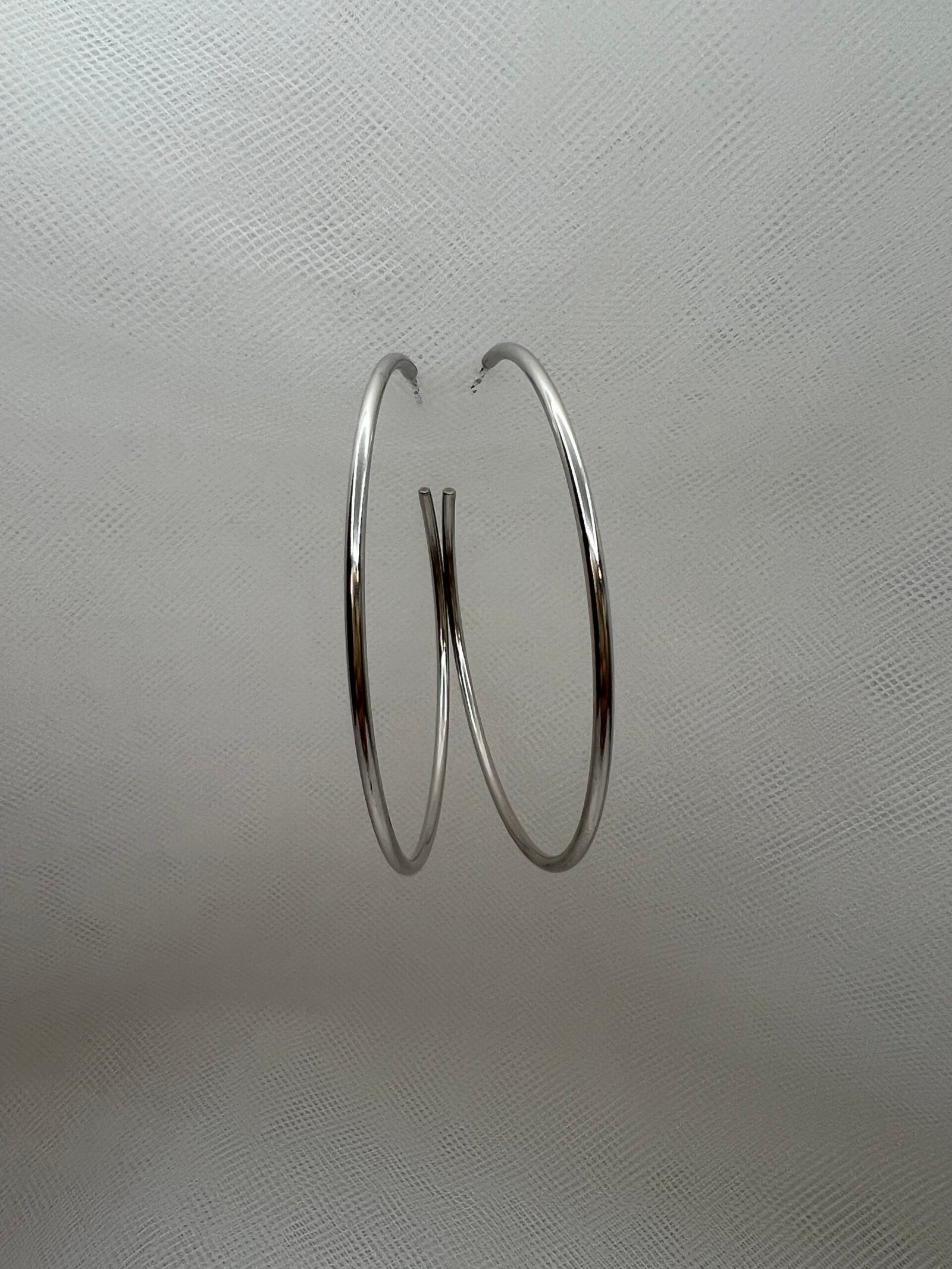Pendientes aros de plata rodiados en oro blanco