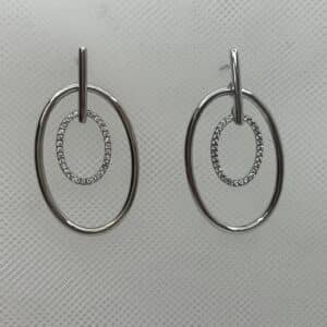 Pendientes de plata rodiada en oro blanco barrita con dos ovalos uno con circonitas