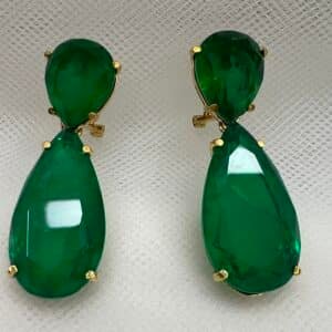 Pendientes de plata chapados en oro amarillo con piedra color esmeralda