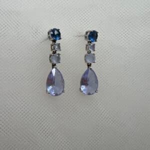 Pendientes de plata rodiados en oro blanco de circonitas azules