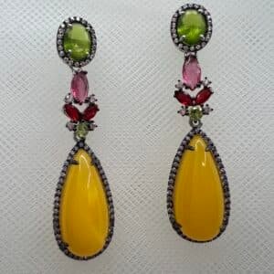 Pendientes largos rodiados en oro blanco con circonitas de colores