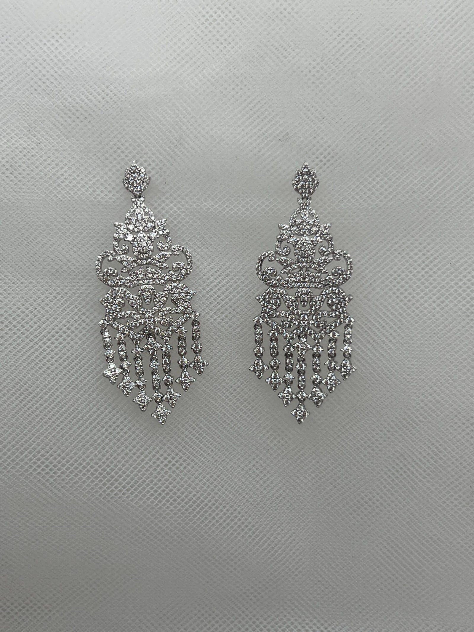 Pendientes de plata rodiados en oro blanco de circonitas