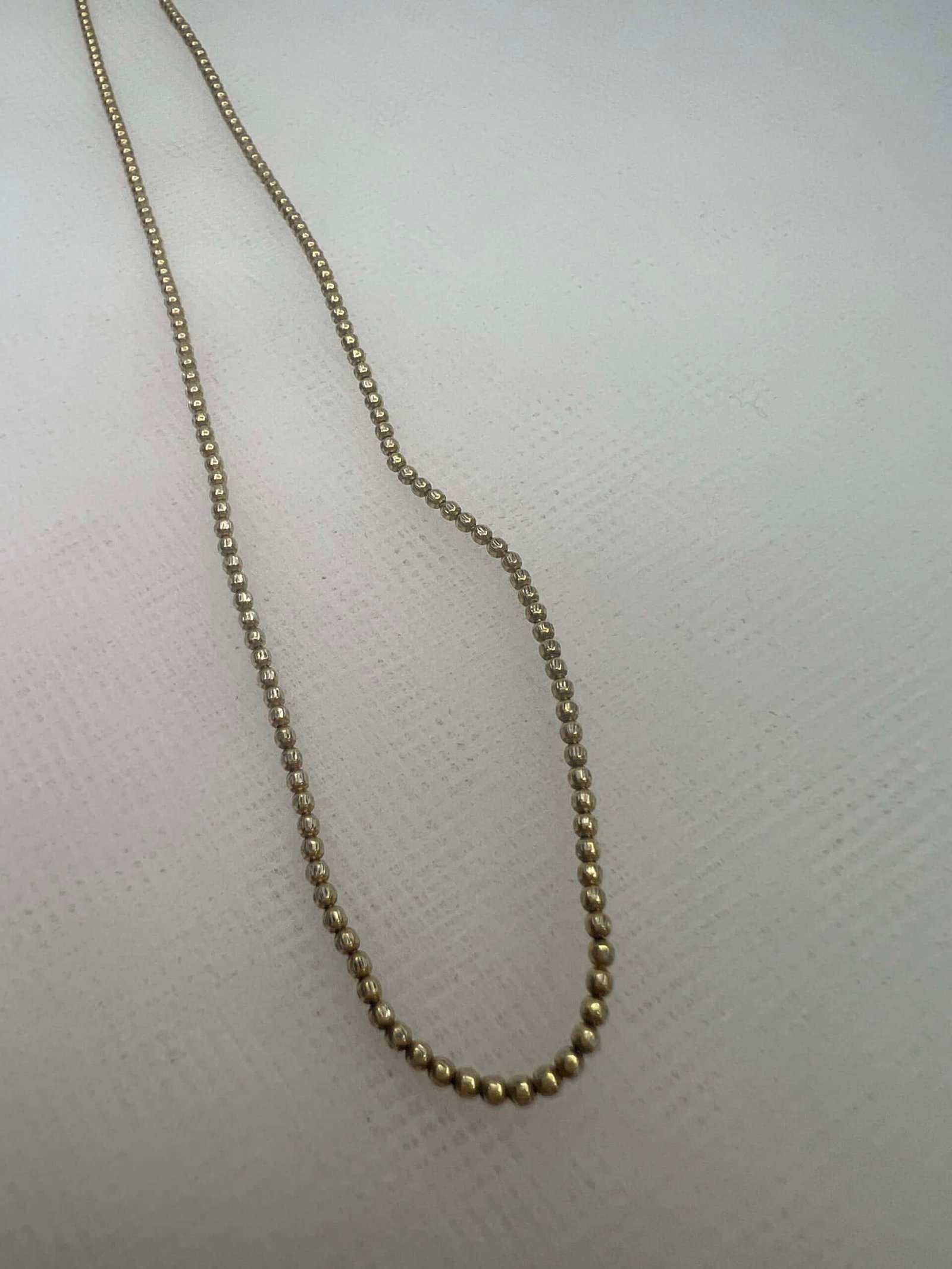 Collar de bronce chapado en oro amarillo