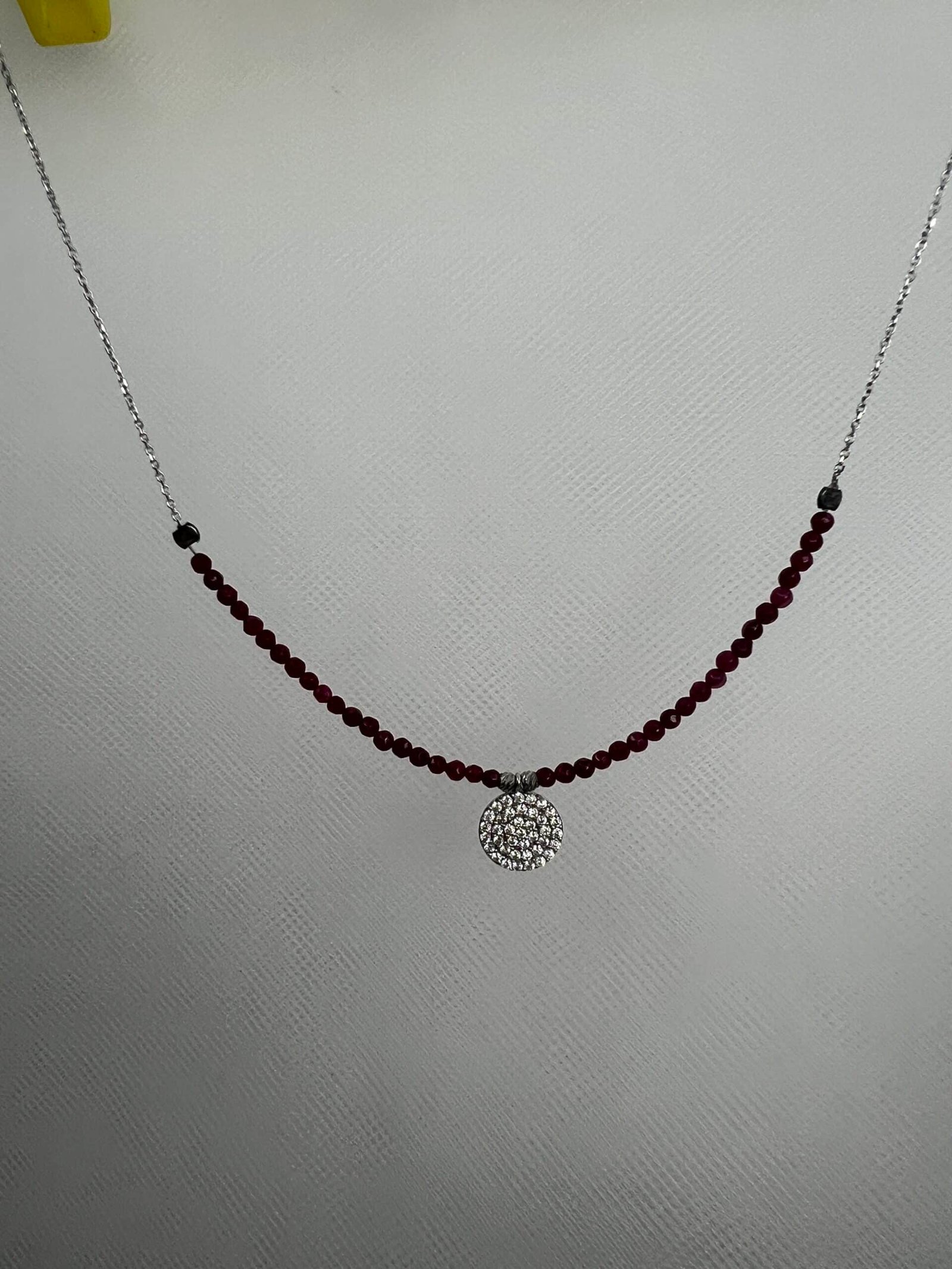 Collar de ágatas y colgante de plata y circonitas