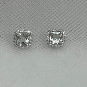 Pendientes de oro blanco con aguamarinas y brillantes.