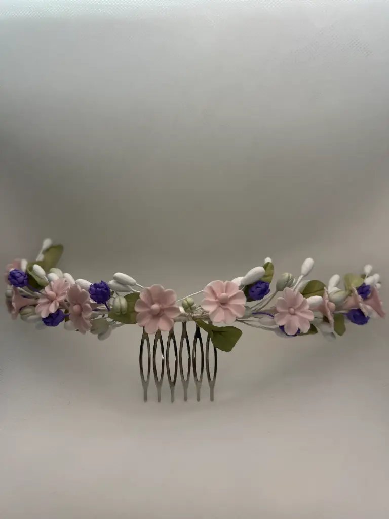 Tocado de flores de porcelana