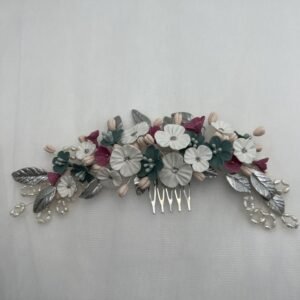 Tocado de flores de porcelana y perlas