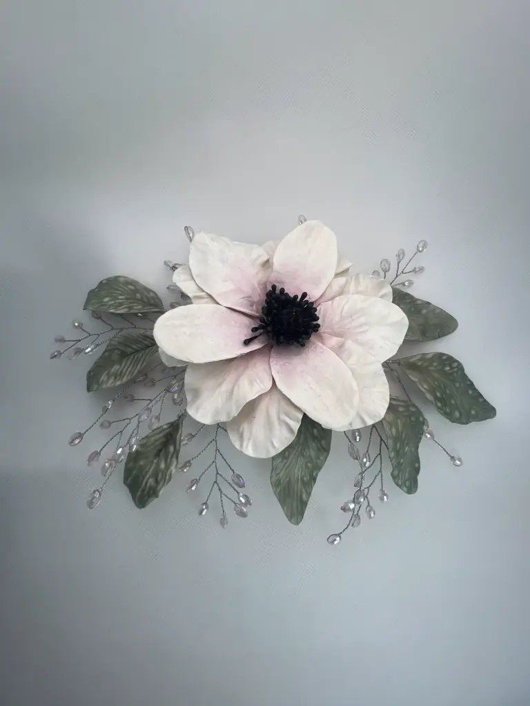 Tocado flor grande de porcelana