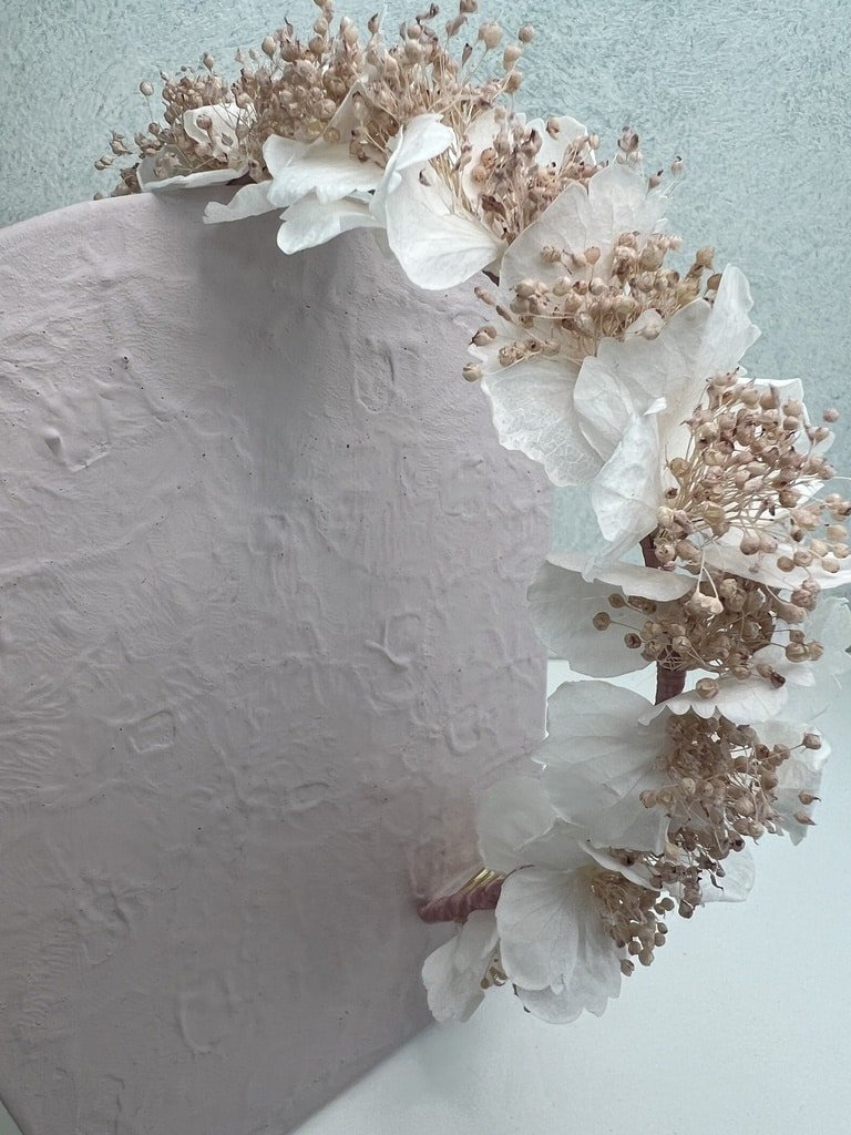 Tocado diadema de flores preservadas