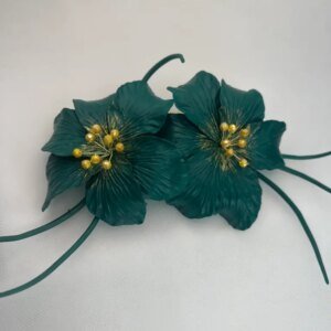 Tocado flores grandes verdes de porcelana