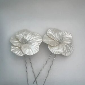 Tocados flores de porcelana blancas nacaradas