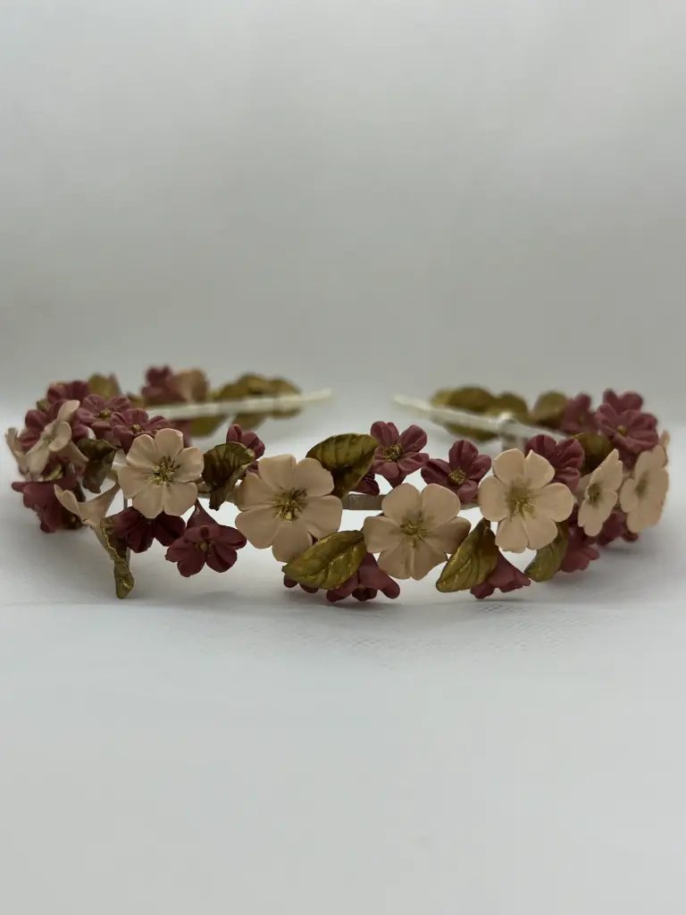 Tocados diadema de flores de porcelana tonos beige, rosa y dorados