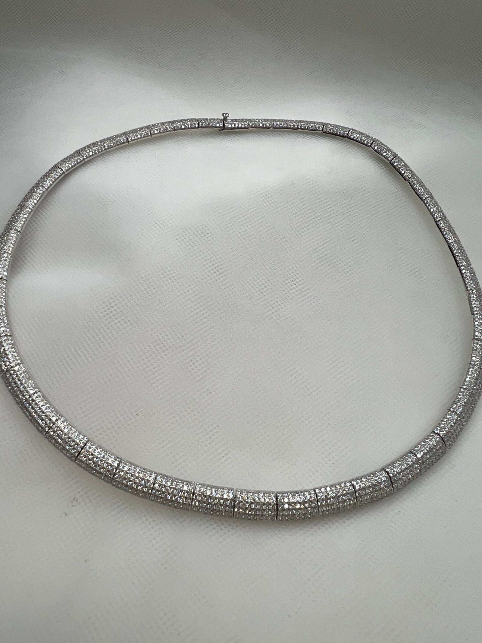Collar articulado pave de circonitas