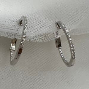 Pendientes aros de  circonitas rodiados en oro blanco