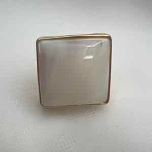 Anillo de bronce chapado en oro amarillo de piedra natural