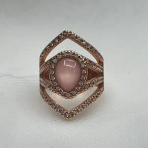 Anillo de bronce chapado en oro amarillo de piedra natural y circonitas