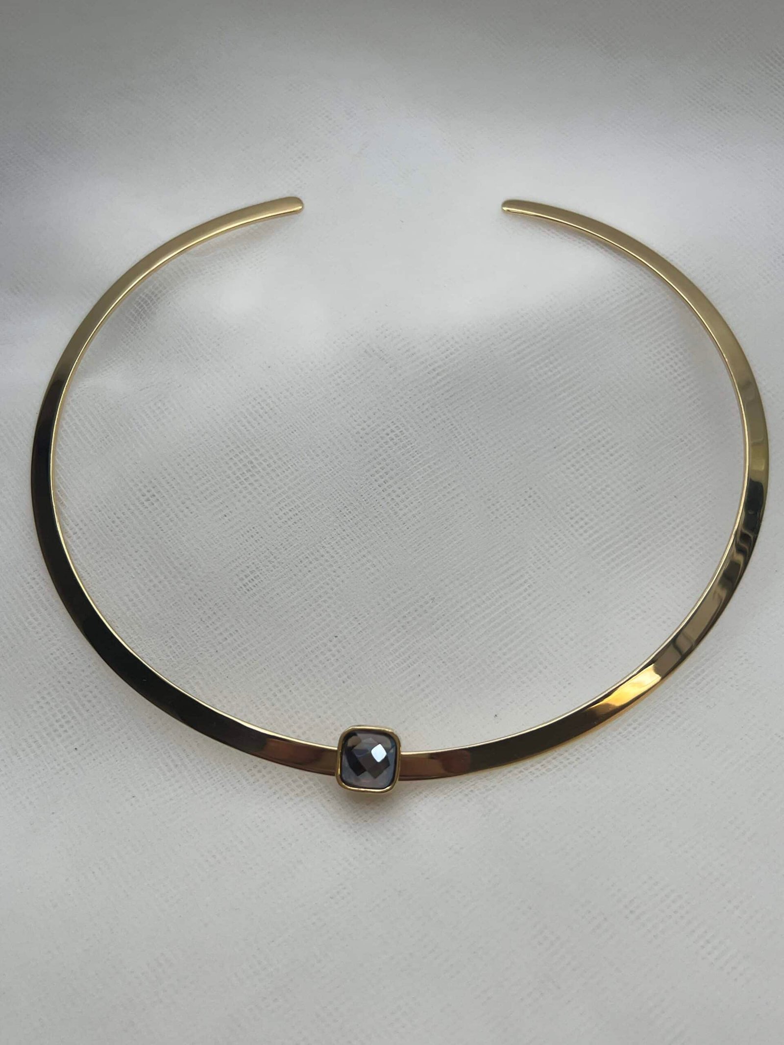 Collar rigido