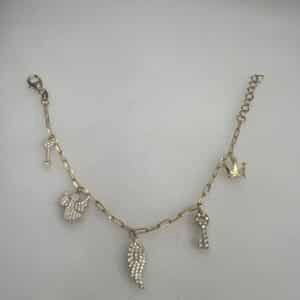 Pulsera de plata chapada en oro con colgantes