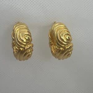 Aros de oro amarillo labrados matizados