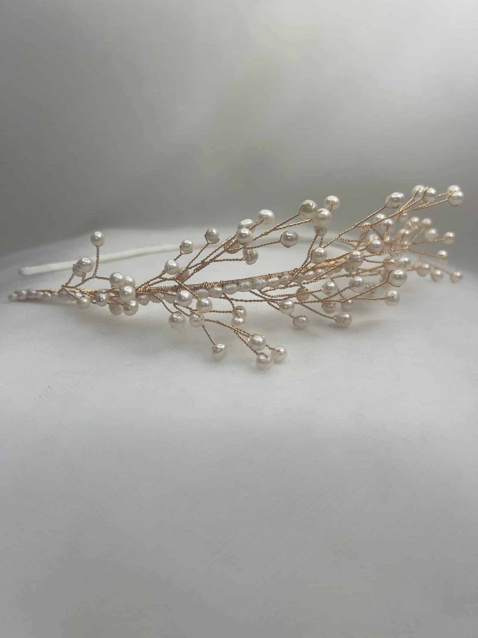 Diadema de ramilletes de perlas naturales