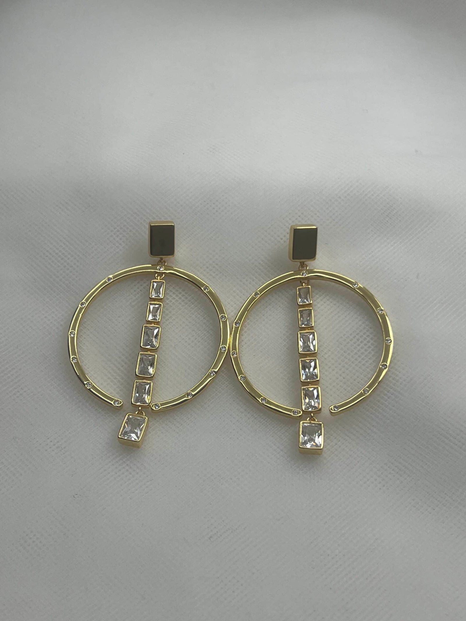 Pendientes XL de plata chapados en oro amarillo botones cuadrados con aros y tira de circonitas  de circonitas.